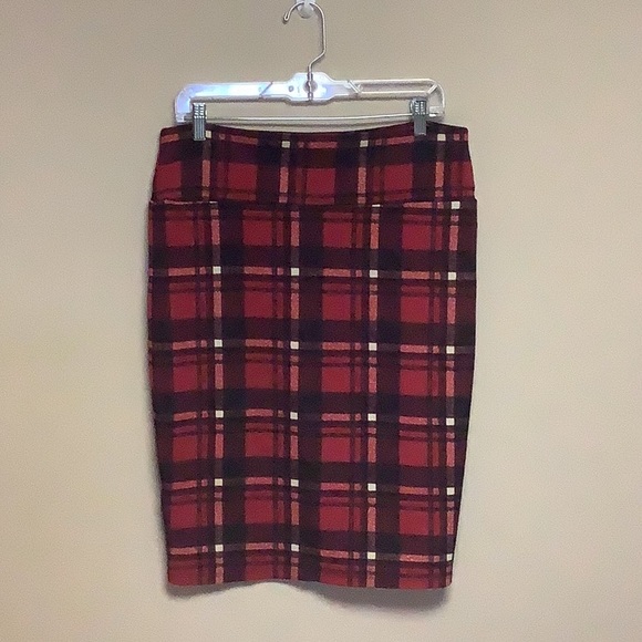 LuLaRoe plaid Cassie